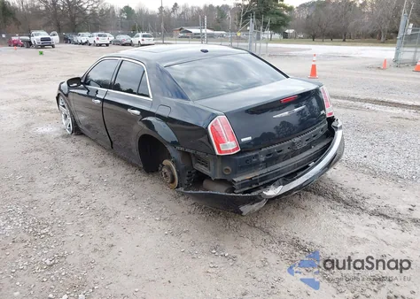 2013 Chrysler 300C John Varvatos Luxury Edition z USA, uszkodzony, nr VIN 2C3CCADT5DH703551